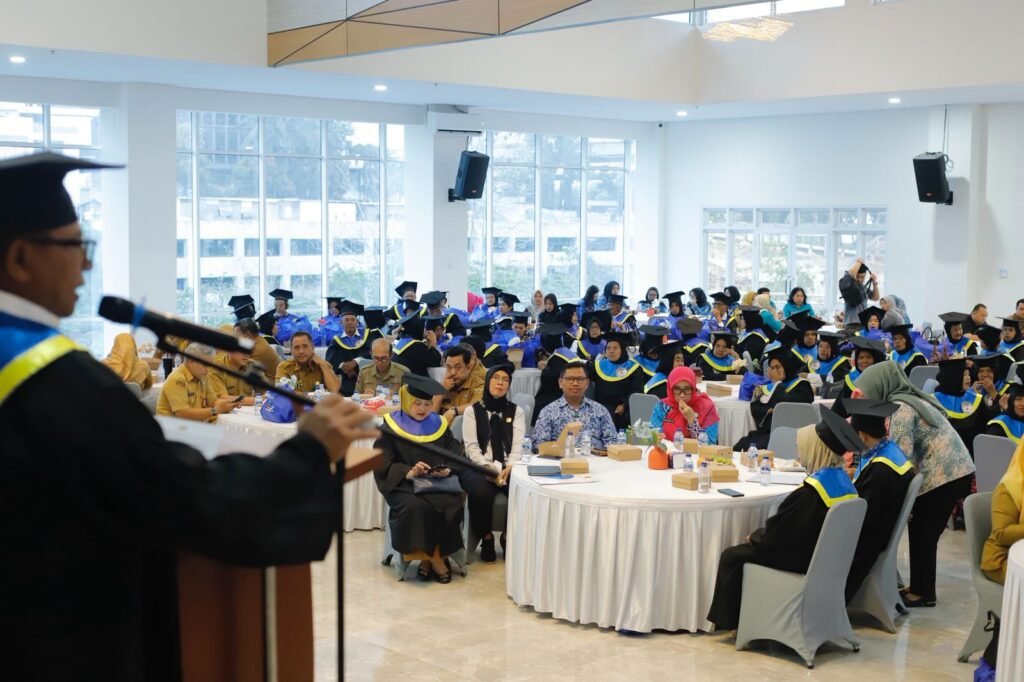 122 Lansia di Samarinda Diwisuda, Bukti Semangat Belajar Tak Mengenal Usia