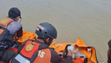 Remaja Hanyut di Sungai Karang Mumus Ditemukan Tewas Setelah Tiga Hari Pencarian
