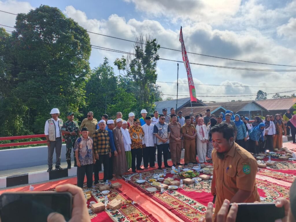 Bupati Kukar Resmikan Jembatan Sungai Jongkang