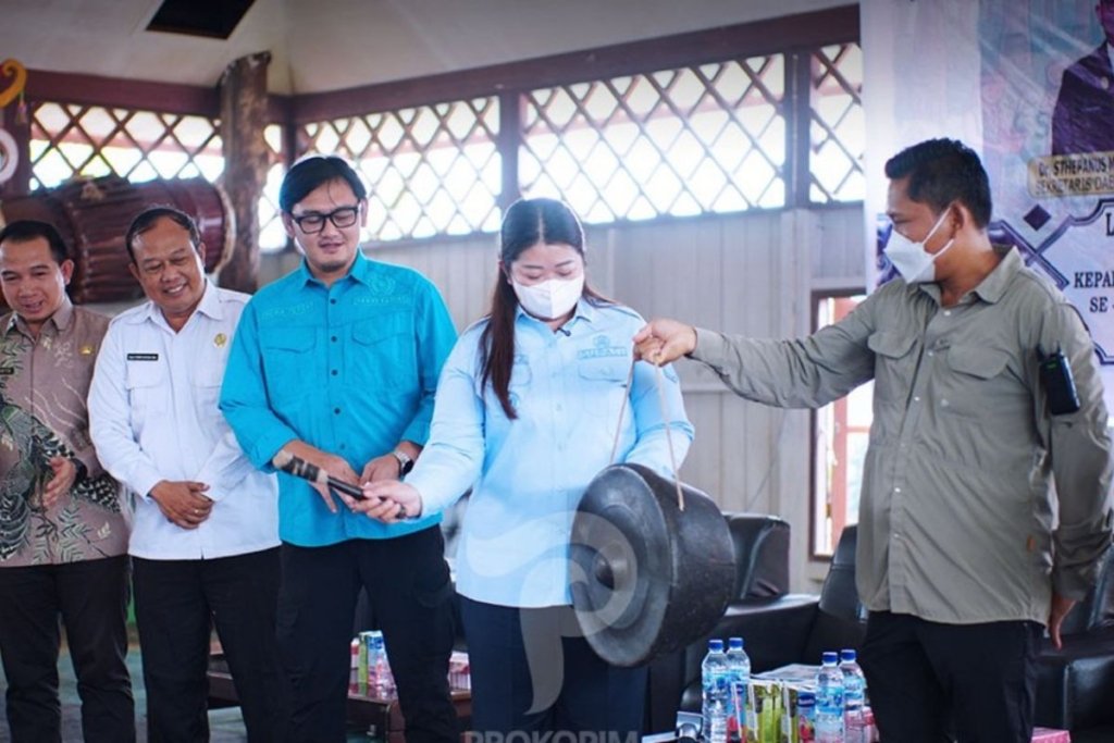 Bantuan RT Mahulu - Bupati Mahakam Ulu memberikan arahan mengenai pengelolaan dana bantuan RT dalam pertemuan koordinasi pembangunan daerah.