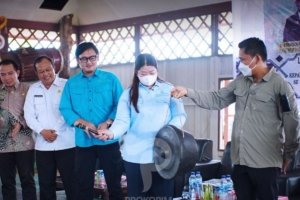 Bantuan RT Mahulu - Bupati Mahakam Ulu memberikan arahan mengenai pengelolaan dana bantuan RT dalam pertemuan koordinasi pembangunan daerah.