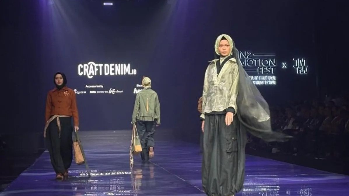 Wisata Belanja Jakarta - Menteri Pariwisata Widiyanti Putri Wardhana saat memberikan keterangan terkait penguatan potensi wisata belanja di Jakarta melalui event fashion internasional.