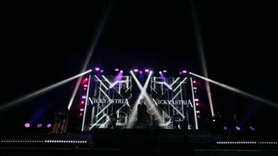Konser Nicky Astria - Penyanyi legendaris Nicky Astria saat memberikan keterangan pers terkait persiapan konser 42 tahun berkarya yang akan digelar di Jakarta.