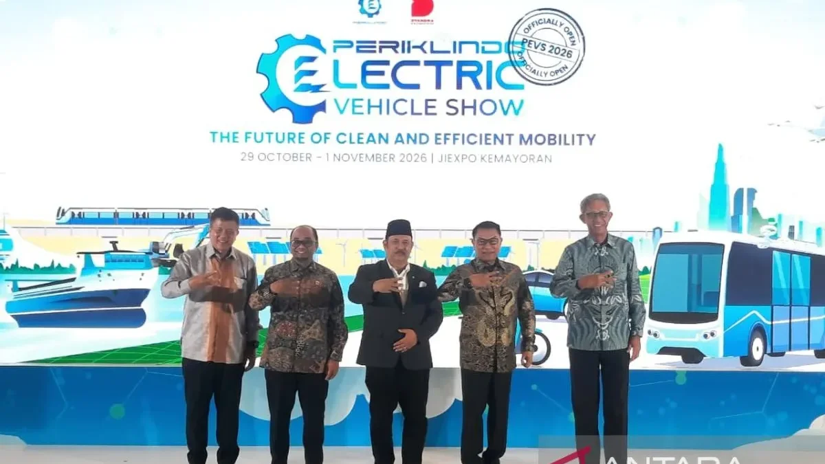 Transformasi Energi Hijau - Suasana pembukaan Periklindo Electric Vehicle Show (PEVS) 2026 yang menonjolkan inovasi kendaraan listrik terbaru untuk mendukung mobilitas berkelanjutan di Indonesia.