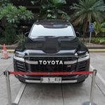 Korupsi ATR BPN - KPK menyita satu unit Toyota Land Cruiser terkait kasus korupsi di Kementerian ATR/BPN dengan tersangka Arif Sugiyanto.