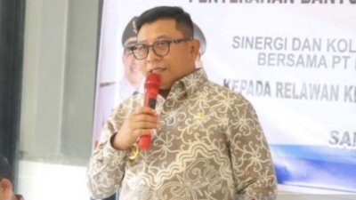 mitigasi karhutla Samarinda - Pemkot Samarinda menyerahkan bantuan alat pemadam portable dan logistik kepada relawan Katana Bantuas sebagai upaya penguatan mitigasi karhutla Samarinda.
