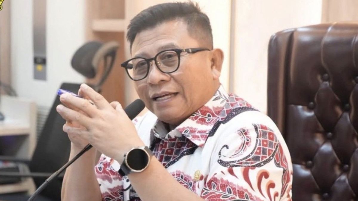 Komposter Fiberglass Samarinda - Ilustrasi penerapan teknologi komposter fiberglass untuk mengolah limbah organik rumah tangga guna mendukung program kebersihan di Kota Samarinda.