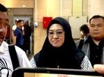 Bupati Gowa Sitti - Bupati Gowa Sitti Husniah Talenrang saat tiba di gedung Bareskrim Polri untuk menjalani pemeriksaan terkait kasus dugaan tindak pidana pencucian uang.