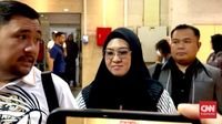 Bupati Gowa Sitti - Bupati Gowa Sitti Husniah Talenrang saat tiba di gedung Bareskrim Polri untuk menjalani pemeriksaan terkait kasus dugaan tindak pidana pencucian uang.