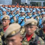 Kehormatan Bangsa - Presiden Prabowo Subianto memberikan arahan strategis mengenai pentingnya menjaga kedaulatan dan kehormatan bangsa kepada jajaran prajurit TNI.